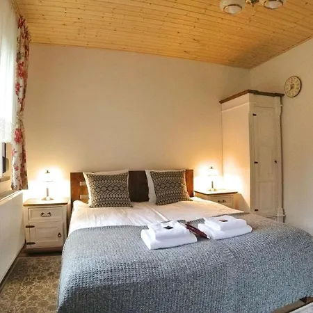 Uroczysko Starych Sztolni 住宿加早餐酒店 3*